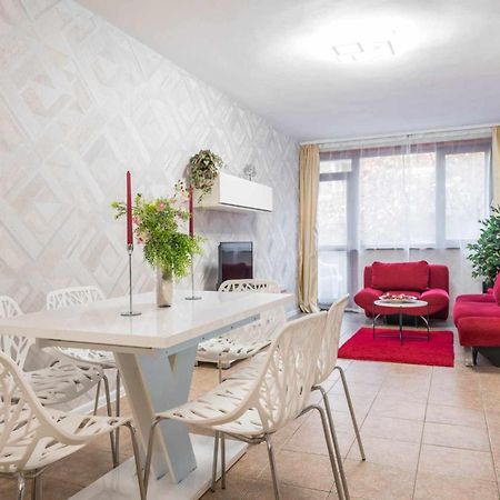 Red Velvet Apartment ヴァルナ エクステリア 写真